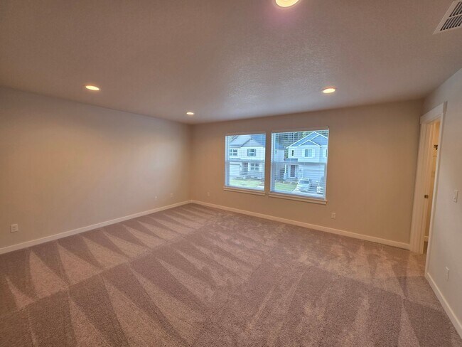 Building Photo - BRAND NEW!! 5-Bedroom Scouters Mountain Home!