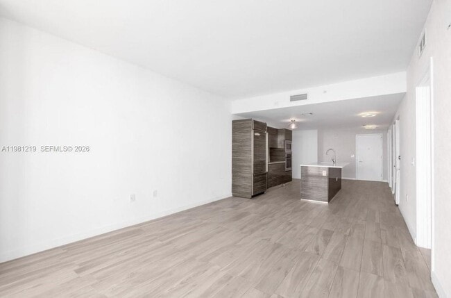 Building Photo - 460 NE 28th St