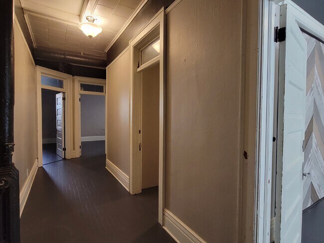 Building Photo - 136 High Ave