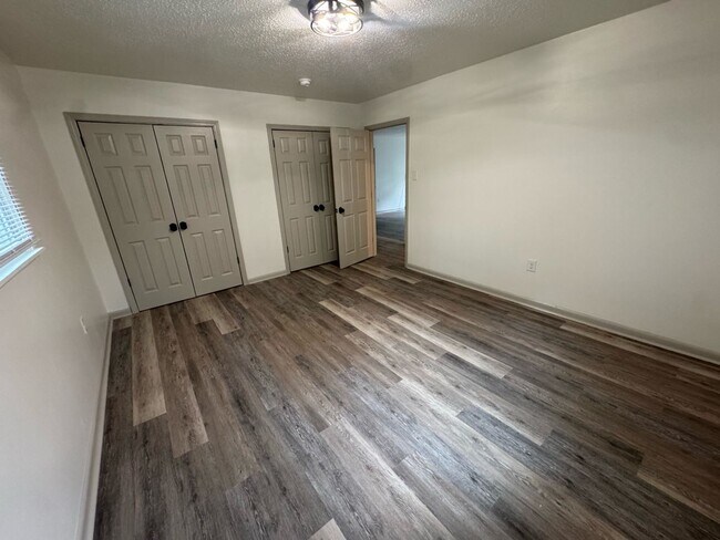 Building Photo - Towneview Estates