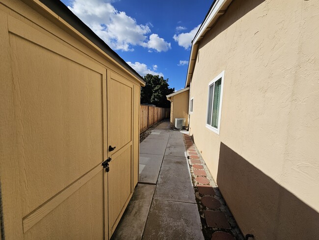 Building Photo - 119 Houlton Ct