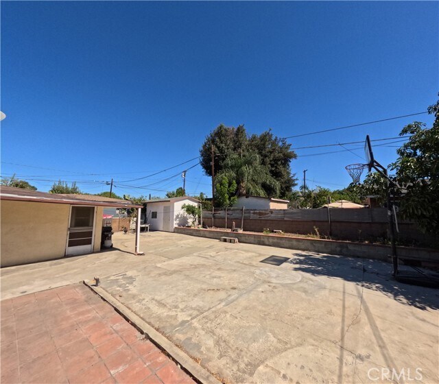 Building Photo - 255 W La Verne Ave