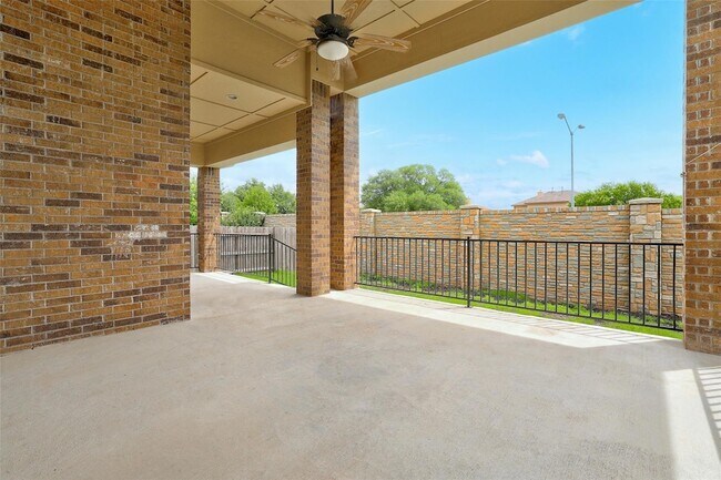 Building Photo - 213 Southern Cross Dr