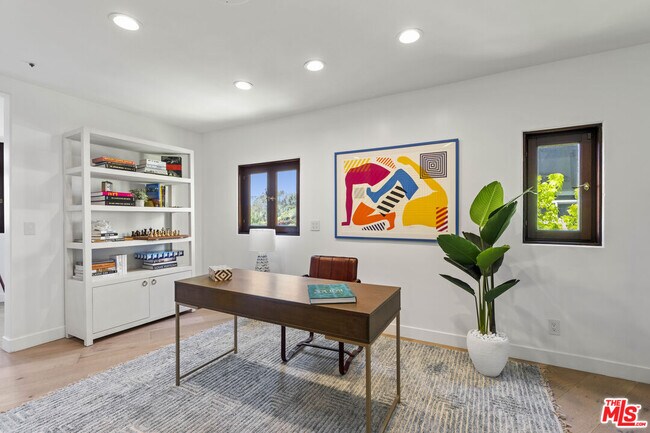 Building Photo - 1381 Summitridge Dr