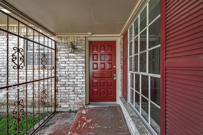 Building Photo - 10607 Bainbridge St