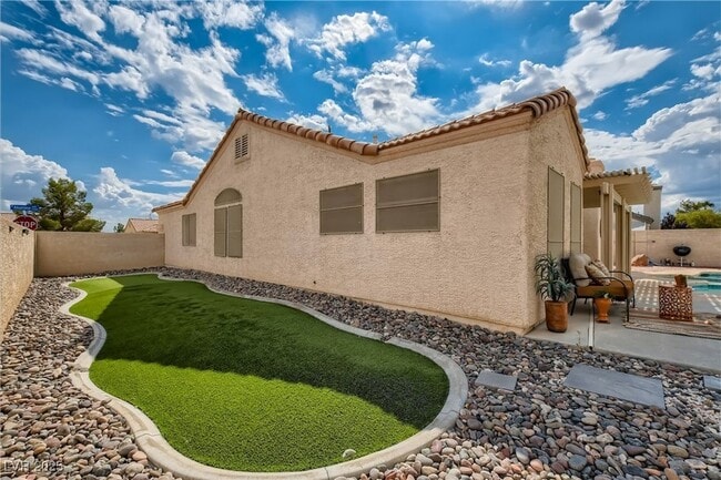 Building Photo - 2114 Akamine Ave