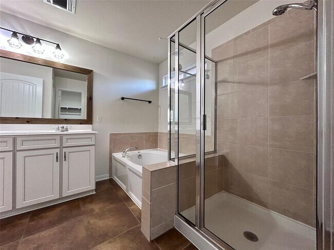 Building Photo - 180 Mystic Hollow