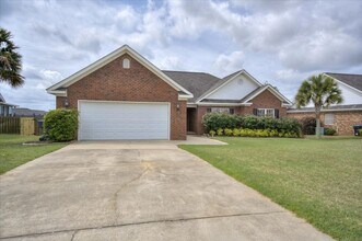 Building Photo - 3 Bedroom/2 Bathroom Home with Deck, Garage, and Fenced Backyard less than 3 Miles from Ft. Gordon