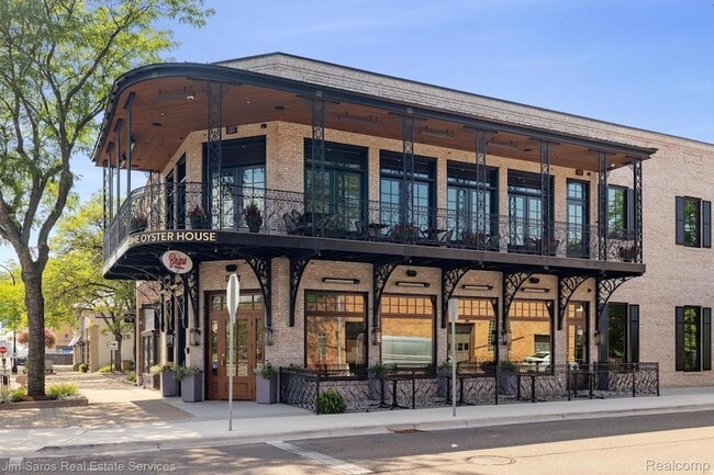 Building Photo - 1300 Maryland St