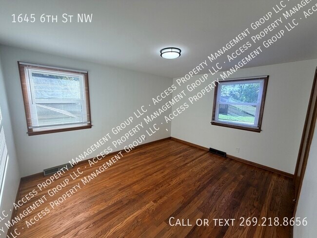 Building Photo - 1645 6th St NW
