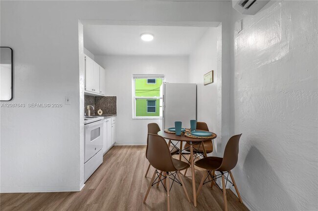 Building Photo - 180 NE 68th St