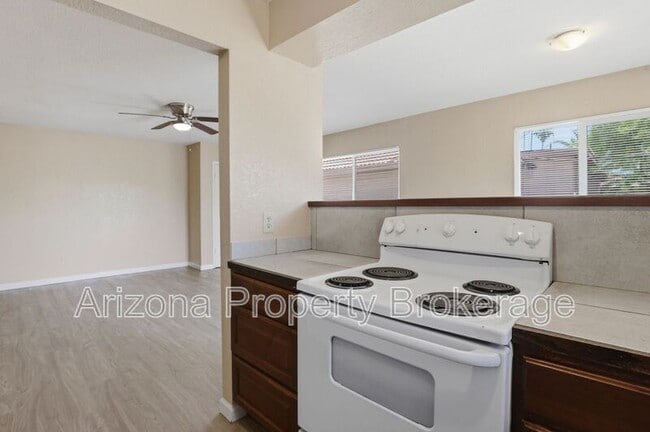 Building Photo - 607 W Rio Salado Pkwy