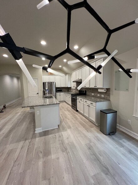 Building Photo - 6615 Rutledge Rd