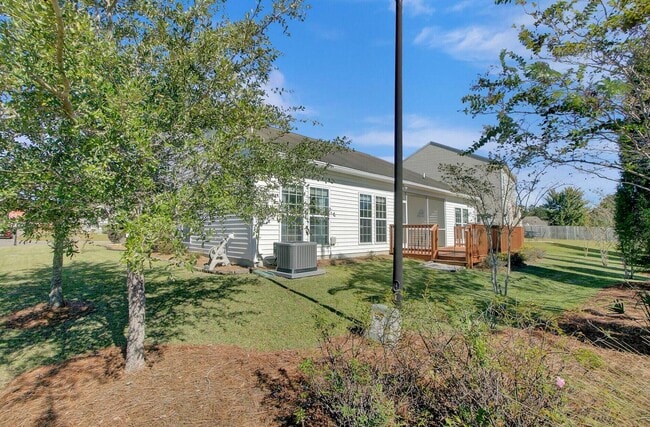 Building Photo - 160 Mayfield Dr