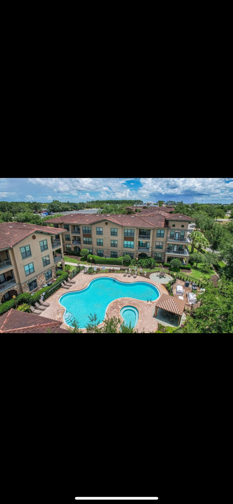 Building Photo - 901 Charo Pky