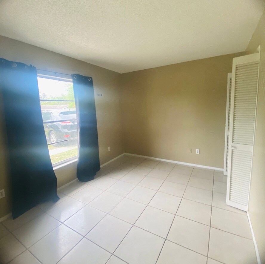 Building Photo - 932 Beau Ct