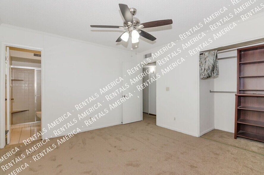 Building Photo - 7868 N Soledad Ave