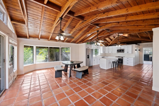 Building Photo - 816 Chukker Rd