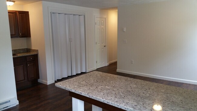 Building Photo - 10 Sutton Rd