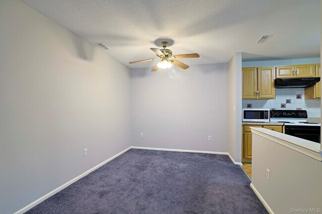 Building Photo - 106 Cartwheel Ct