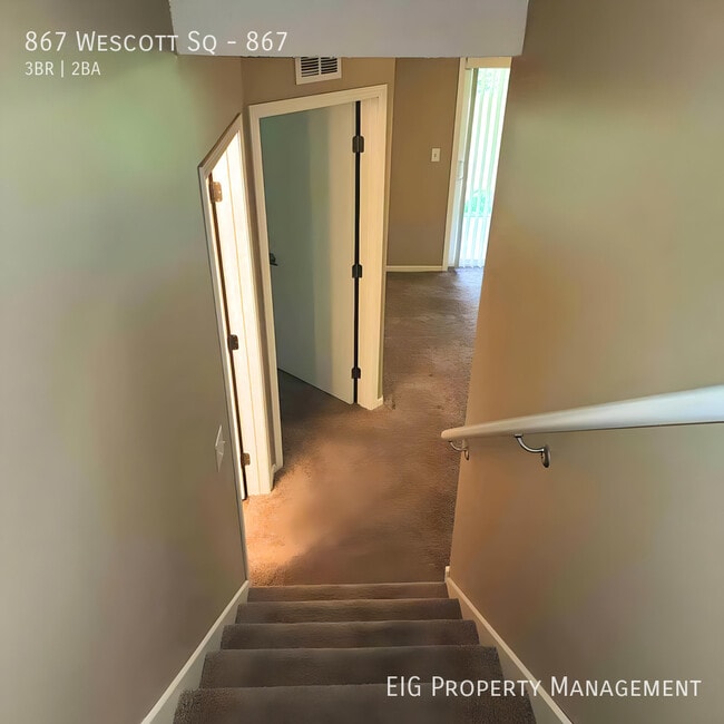 Building Photo - 867 Wescott Square