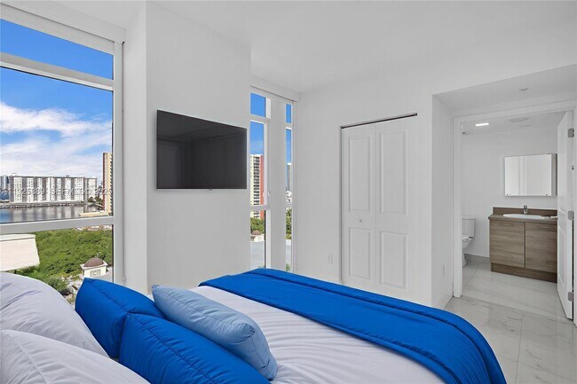 Building Photo - 400 Sunny Isles Blvd