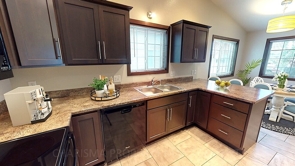 Building Photo - 4232 N Pennsylvania Ave