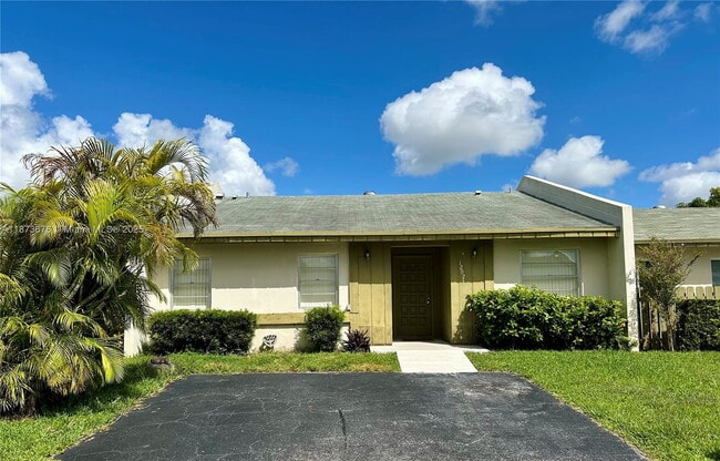 Primary Photo - 12024 SW 110th St Cir E