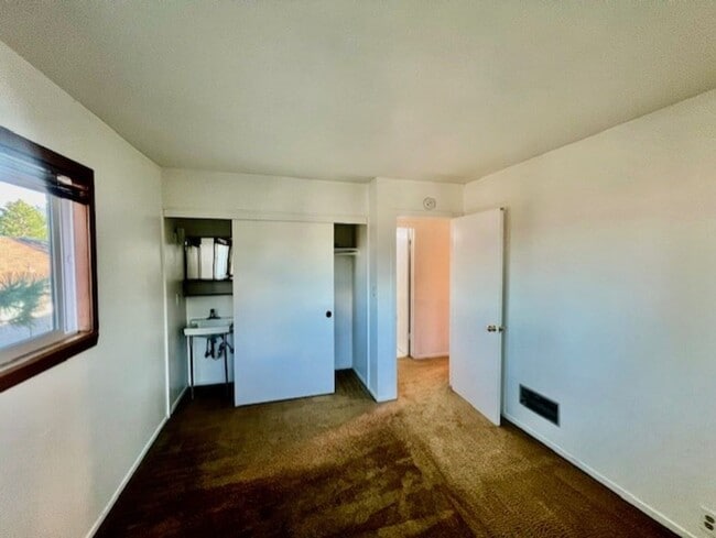 Building Photo - Sierra Manors #49 – Long-Term Lease Opport...