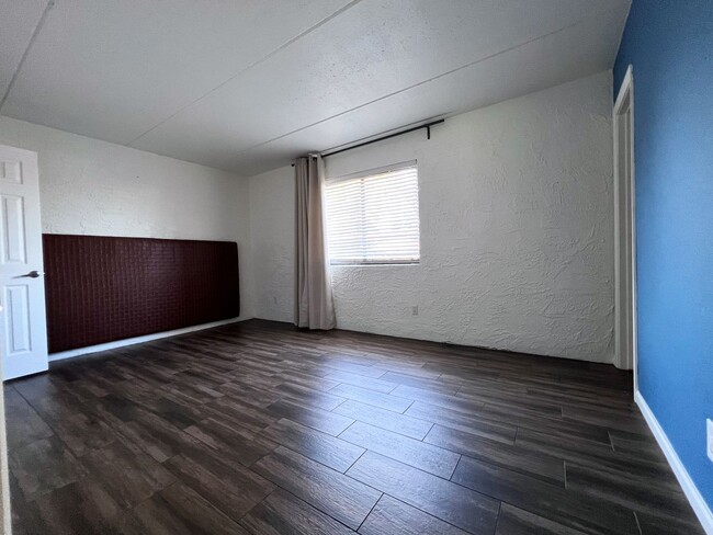Building Photo - ***MOVE IN SPECIAL**Prime Location in Scot...
