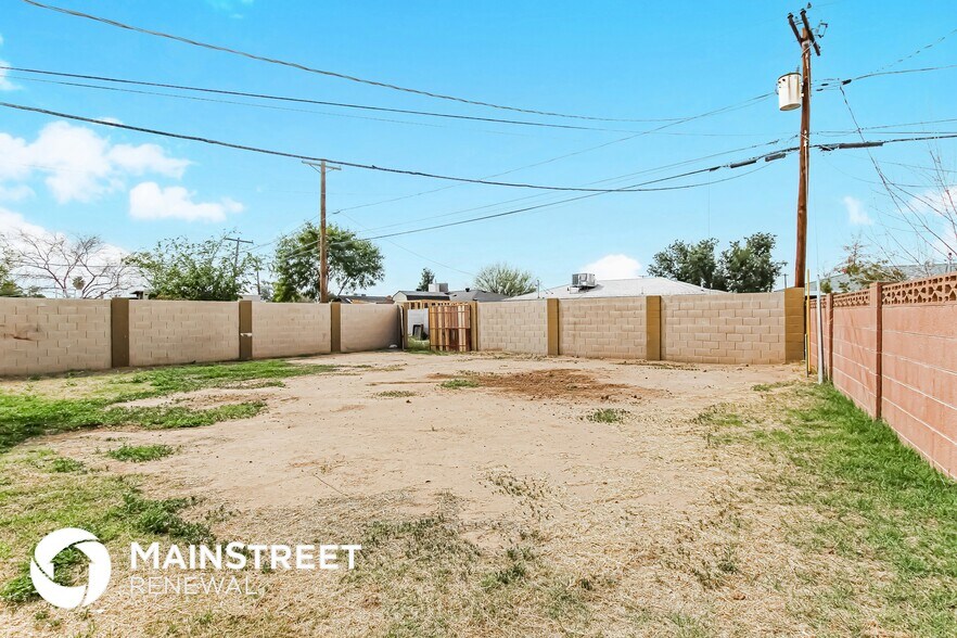 Building Photo - 4212 N 47th Dr