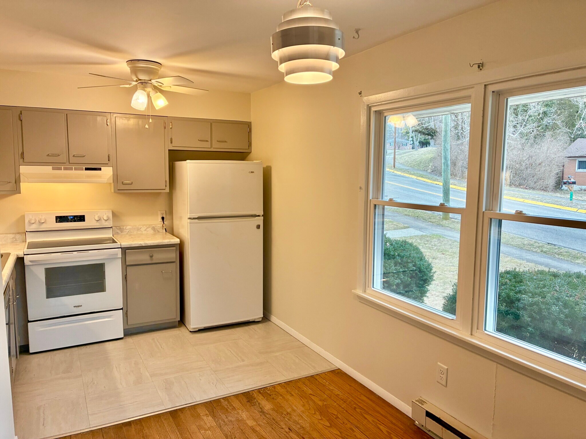 Building Photo - 309 Sandra Dr