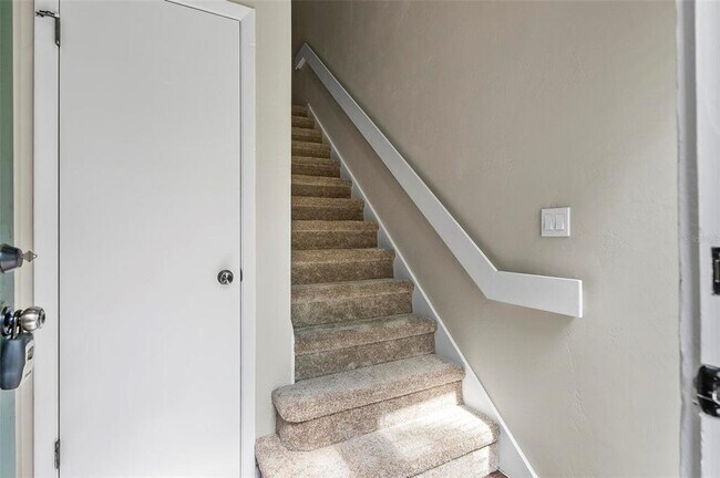 Building Photo - 14 Oakmont Ct