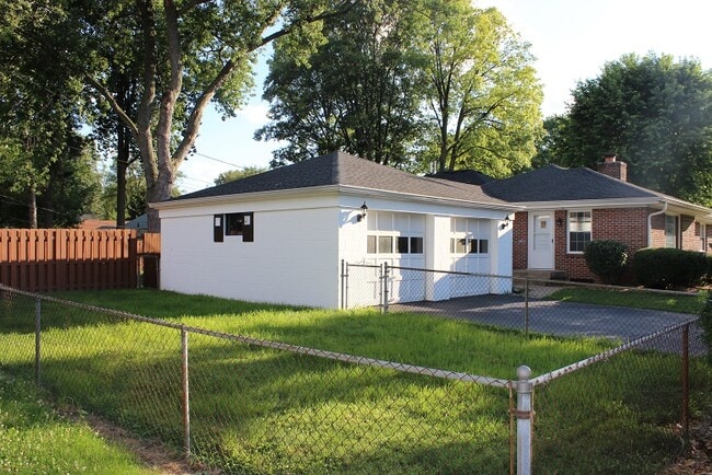 Building Photo - 6061 Evanston Ave