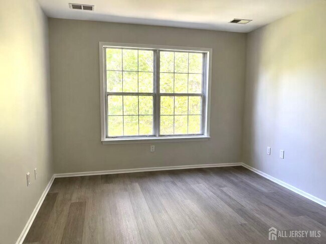 Building Photo - 7302 Elm Ct