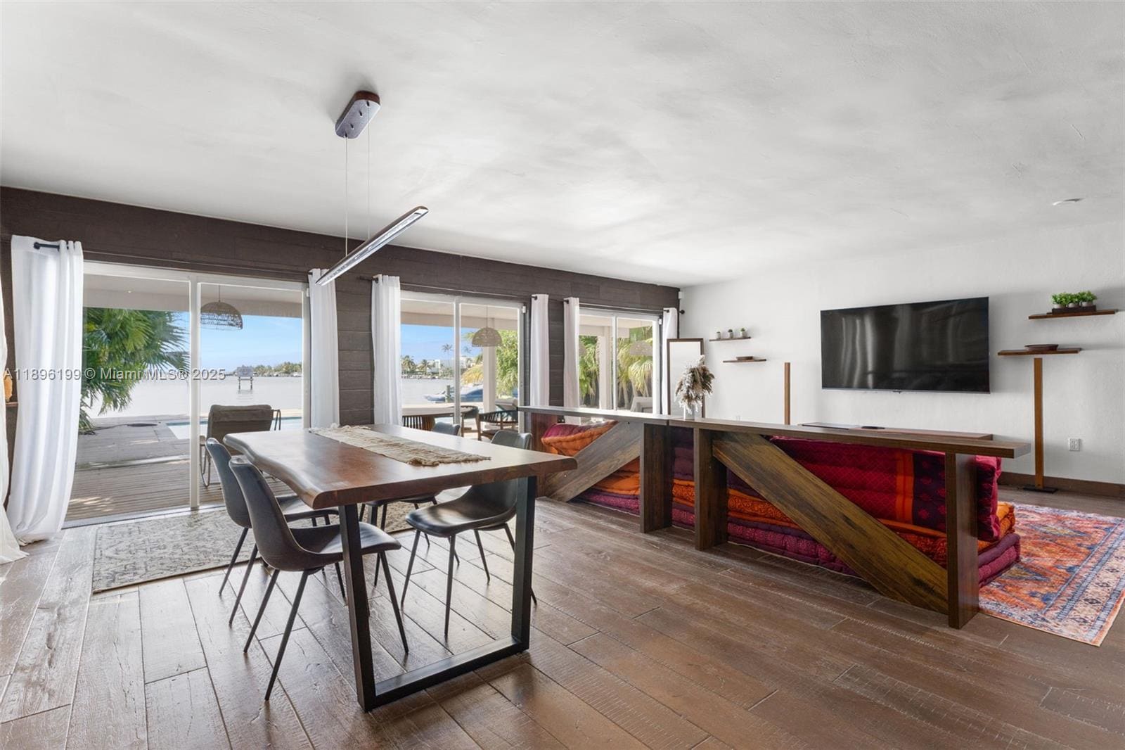 Building Photo - 8220 Hawthorne Ave