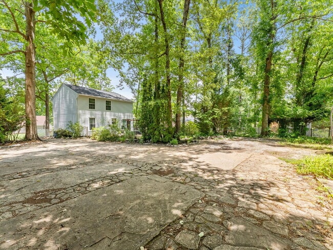 Building Photo - 3513 Castlebury Dr