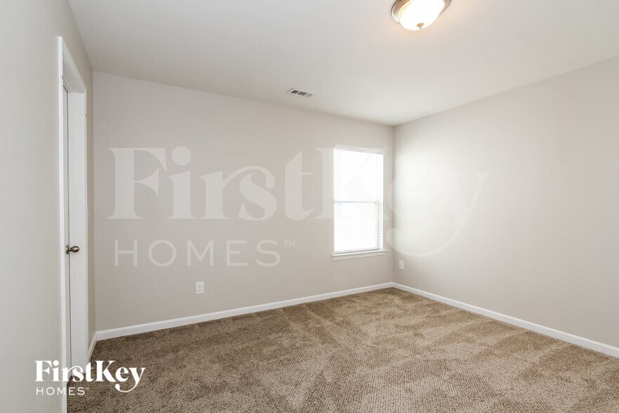 Building Photo - 165 N Cromwell Dr