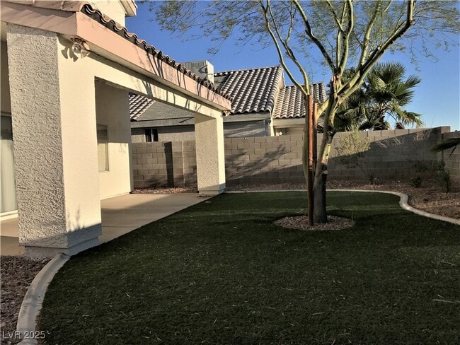 Building Photo - 5423 Dancing Bear Dr