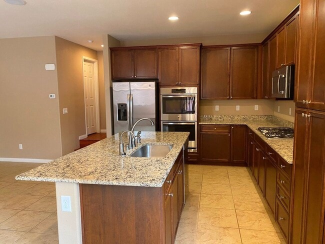 Building Photo - Southwest Beauty!