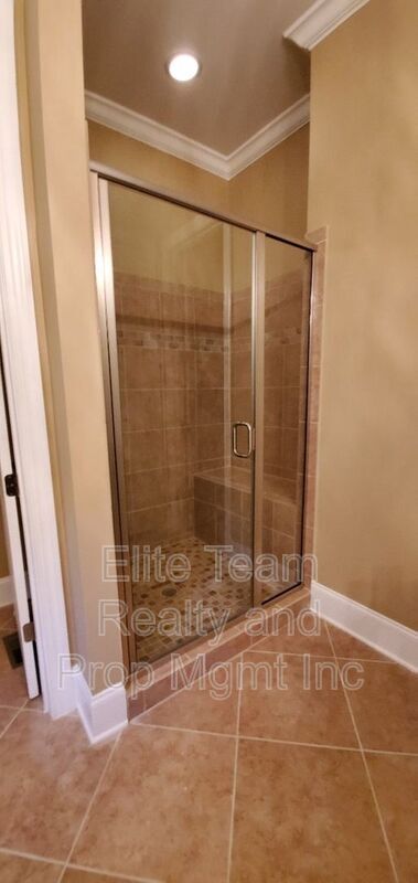 Building Photo - 550 Cottonfield Cir