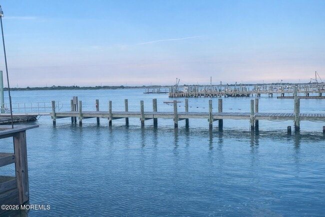 Building Photo - 213 Marina Dr