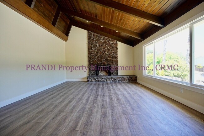 Building Photo - Completely Renovated Large Novato Home in ...