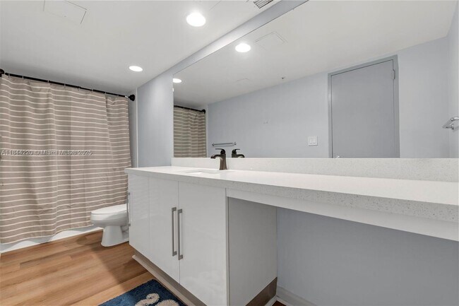Building Photo - 3000 S Ocean Dr