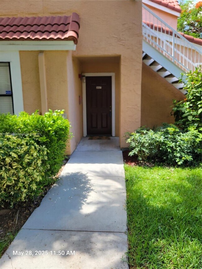 Building Photo - 10500 SW 155th Ct