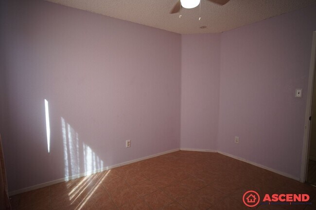 Building Photo - Cute Home in Southwest Bakersfield!