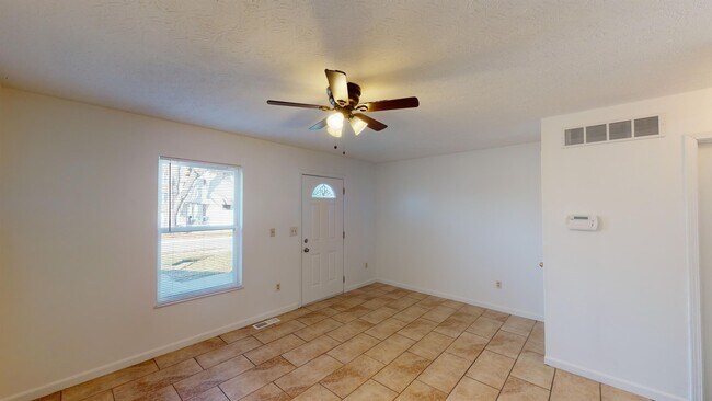 Building Photo - 2229 Symmes St