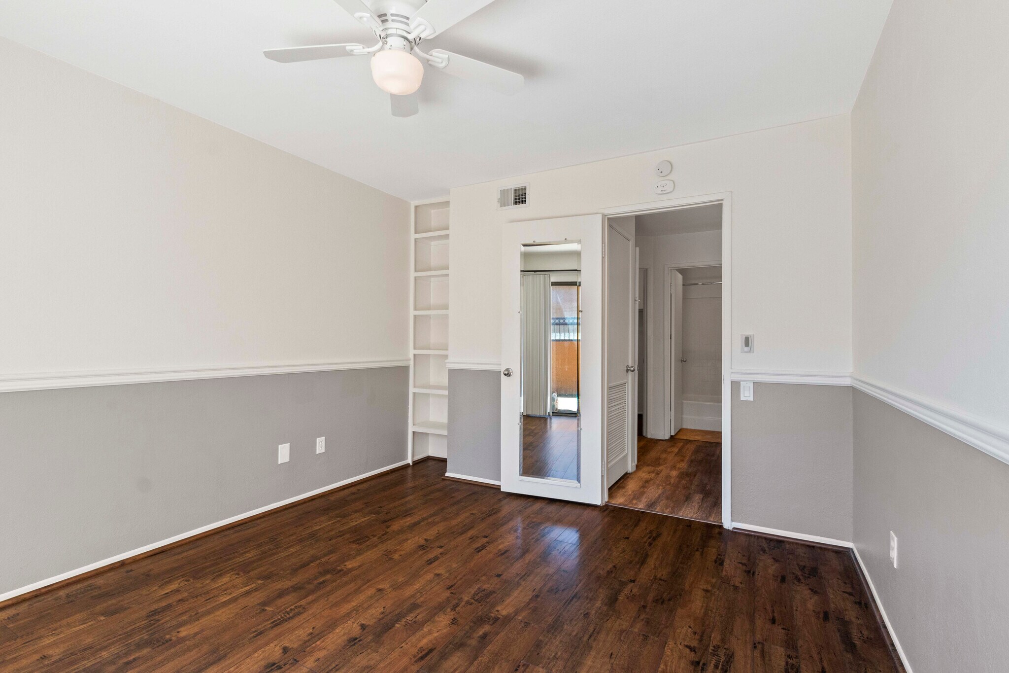 Building Photo - 25671 Le Parc