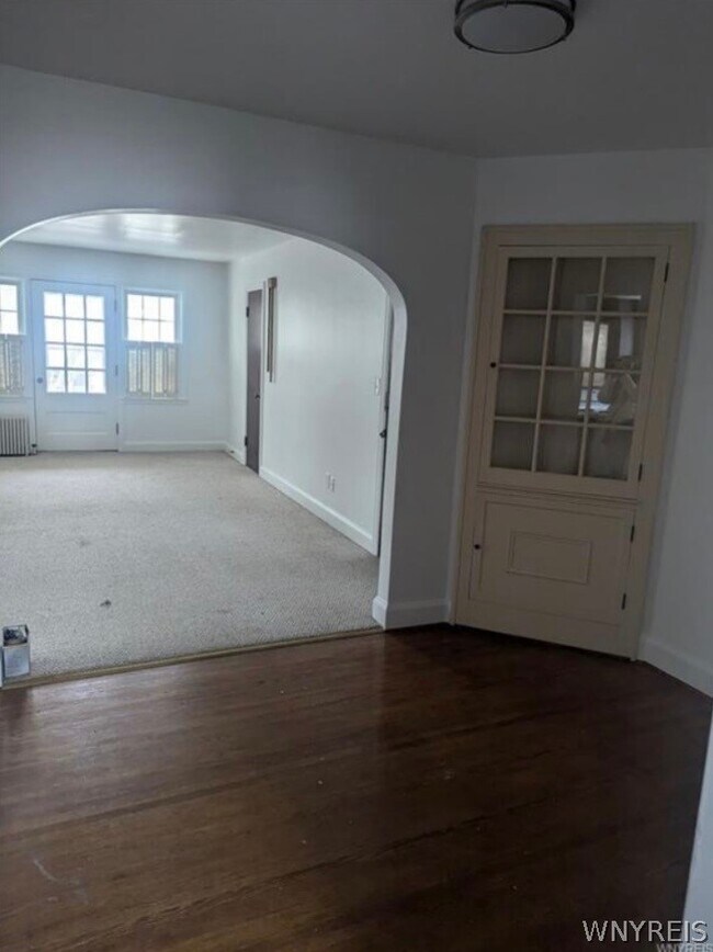 Building Photo - 153 Park Dr