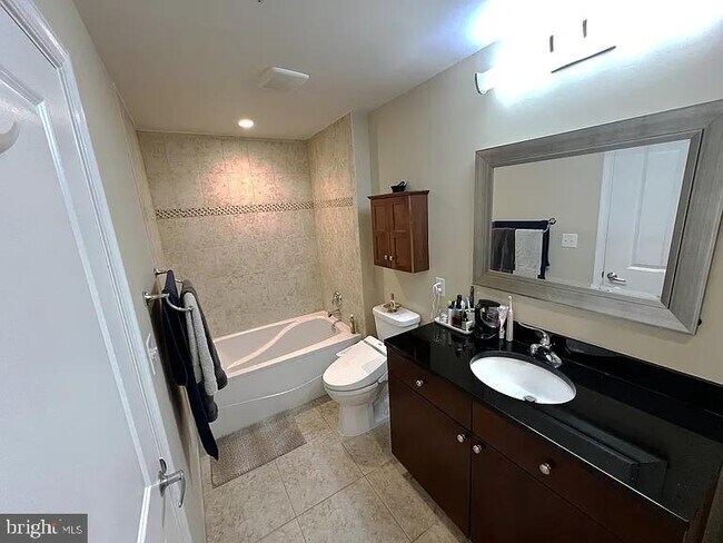 Building Photo - 155 Potomac Passage
